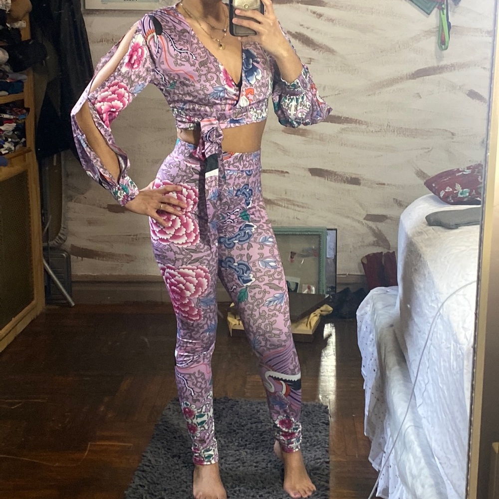 Banjul Lotus Floral Set